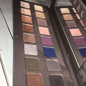 Lorac Pro 2 palette